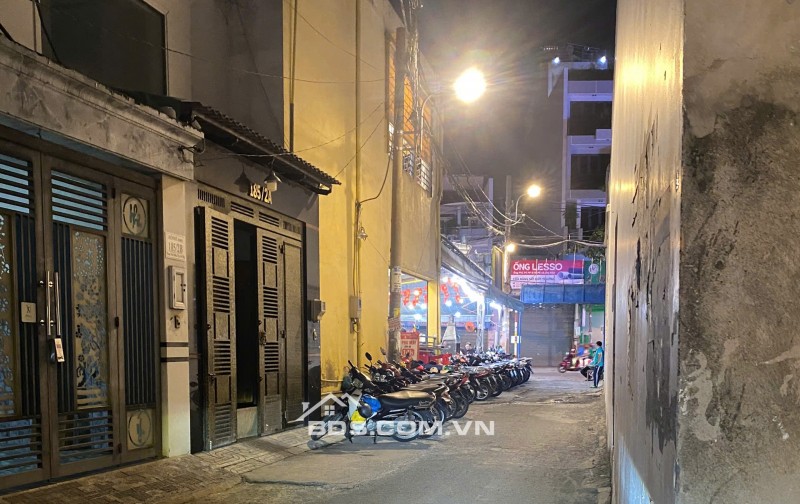 nhà phố đẹp 4 tầng hẻm xe hơi trục Phạm Văn Chiêu nội thất xịn