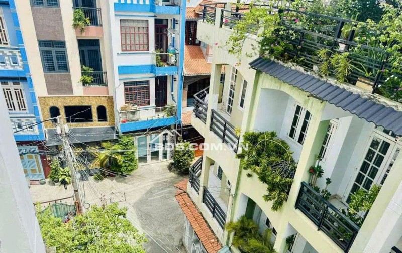 nhà phố đẹp 4 tầng hẻm xe hơi trục Phạm Văn Chiêu nội thất xịn