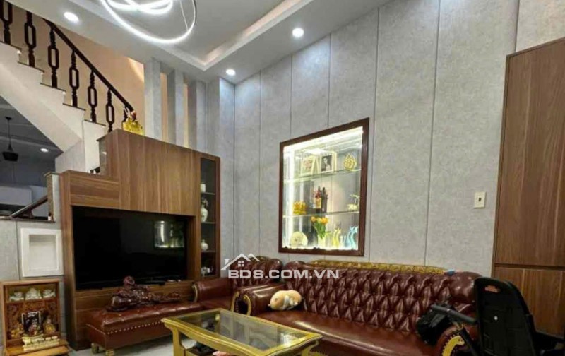 nhà phố đẹp 4 tầng hẻm xe hơi trục Phạm Văn Chiêu nội thất xịn