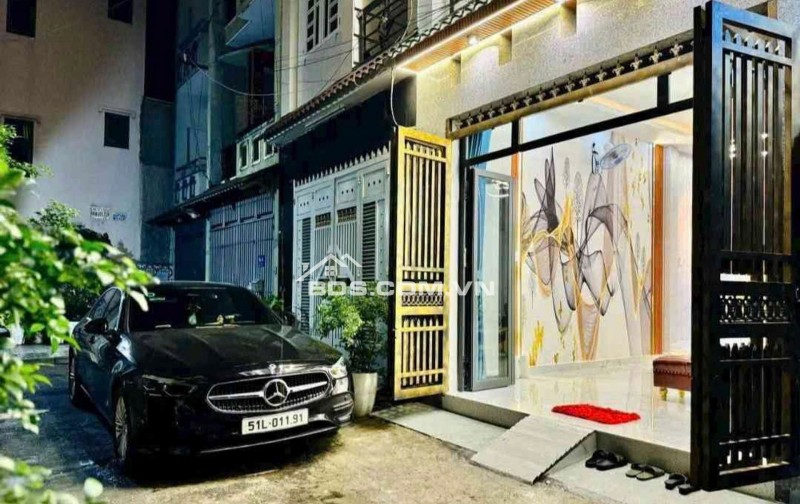 nhà phố đẹp 4 tầng hẻm xe hơi trục Phạm Văn Chiêu nội thất xịn