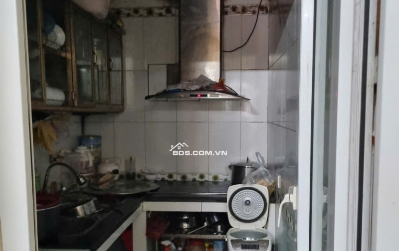 BÁN NHÀ MẶT TIỀN ĐƯỜNG QL1A, DT 43M2 SĐCC 4,5TỶ. LH:0396631136 – 0386663369.