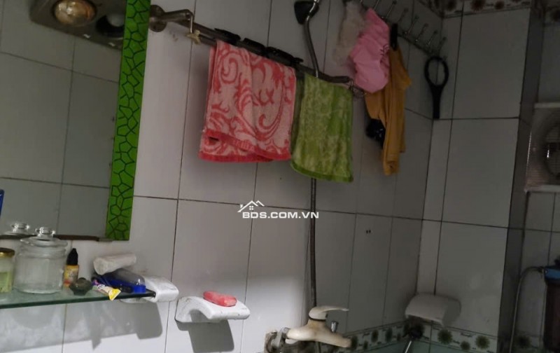 BÁN NHÀ MẶT TIỀN ĐƯỜNG QL1A, DT 43M2 SĐCC 4,5TỶ. LH:0396631136 – 0386663369.