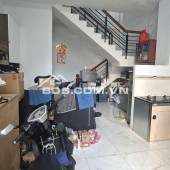 Nhà 3 Tầng ngang 4,5m rộng rãi, cách Mặt tiền đường Cô Giang tầm 50m,