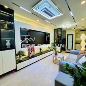 NHÀ 30M - TRUNG TÂM QUẬN HAI BÀ TRƯNG- SÁT PHỐ CỔ - CHỈ 150M RA MẶT PHỐ TRẦN KHÁT CHÂN - 5 TẦNG 3 NGỦ - FULL NỘI THẤT ĐẸP LONG LANH. GIÁ 7,9 tỷ
