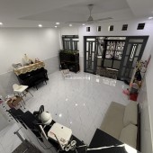 Cư xá phú lâm A, nhà cứng cáp, 3 phòng ngủ, 4 toilet, quy hoạch ra mặt tiền. Hiện tại hẻm thông tứ phía 20m ra hẻm xe hơi đậu ngang 4 chiếc