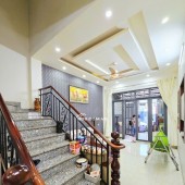 Bán nhà mặt phố đường 827, Phường Phú Hữu,  Q.9, Thủ Đức, TP HCM. DT  64m2, 4 tầng, SHR. Giá - 7.85  tỷ.