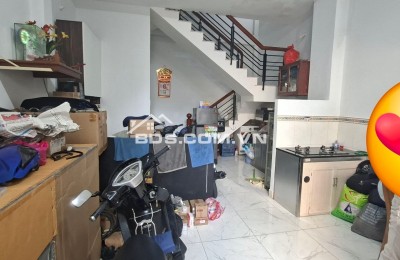 Nhà 3 Tầng ngang 4,5m rộng rãi, cách Mặt tiền đường Cô Giang tầm 50m,