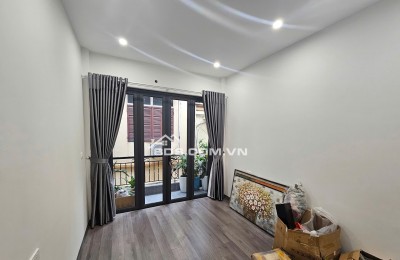 GIA ĐÌNH TRẺ MUỐN AN CƯ LÂU DÀI TẠI ĐỐNG ĐA?  TẬP THỂ THỊNH QUANG 45M² TẦNG THẤP, Ở LUÔN, NGÕ Ô TÔ TRÁNH, CHỈ 2,89 TỶ