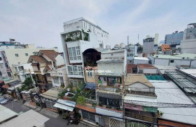 BÁN NHÀ TRUNG TÂM QUẬN 7 ( NGAY NGÃ 4 NGUYỄN THỊ THẬP VÀ NGUYỄN VĂN LINH, CÁCH PHÚ MỸ HƯNG CHỈ 1KM
