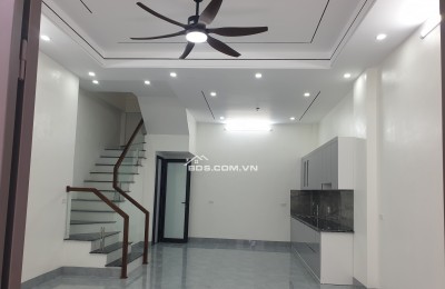 BÁN NHÀ ĐẸP 1.98 TỶ 3 TẦNG XÂY MỚI NGÕ RỘNG GIẢI PHÓNG