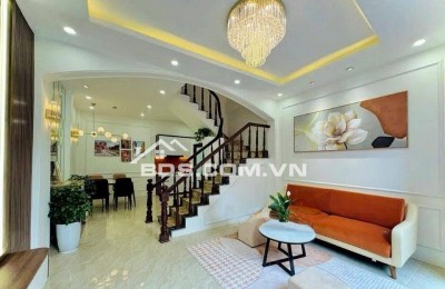 Bán Nhà Trương Định, Hoàng Mai 35m, 4 tầng, mt 4.6m, giá 7,85 tỷ.