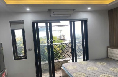 Cho thuê Căn hộ chung cư mini tại ngõ 193 Trích Sài. Ban công thoáng View Hồ Tây. Chỉ 7tr