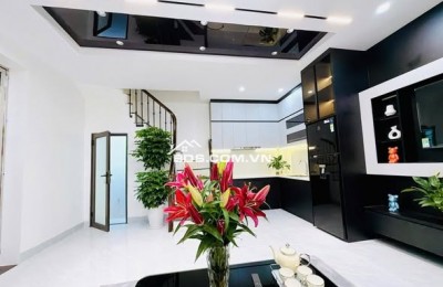 Bán Nhà Gần Phố Minh Khai, Hai Bà Trưng 31m, 4 tầng, mt 5.6m, giá 7.75 tỷ.