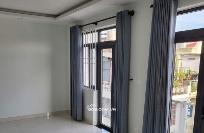 Cho thuê nhà hẻm xe tải 3 lầu 1 sân thượng 61/1 Thăng Long Tân Bình (cũ )