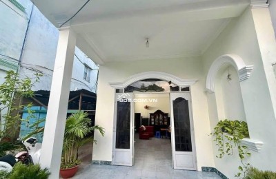 Nhà 3 tầng hẻm xe tải 6m, 40m2 Võ Văn Ngân, Thủ Đức