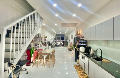 Bán nhà gần Phong Châu, Nam Nha Trang, thiết kế hiện đại, đường 13m