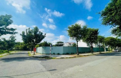 Bán Đất góc 3 Mặt Tiền 27x36m Khu sadaco Ven Sông Tân Phong Quận 7