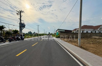 ĐẤT MẶT TỀN SỔ RIÊNG THỔ CƯ, GIÁ TT 300TR. NGAY TRUNG TÂM