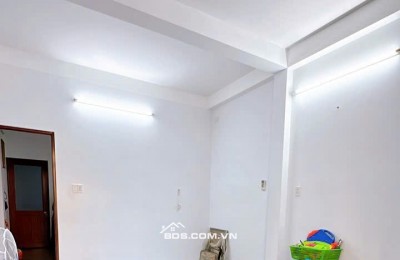 Bán nhà hẻm 4 mét đường đoàn văn bơ ,p14,q4. Dt: 5,4x17m .giá 7,5 tỷ