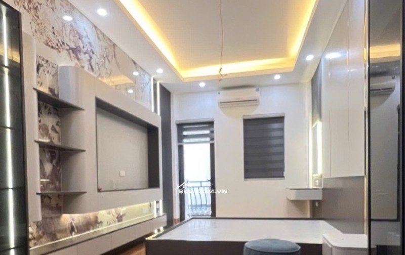 NHÀ MỚI NGỌC THỤY - THỬA VUÔNG NỞ HẬU - FULL NỘI THẤT - 8.5 TỶ