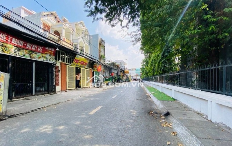  BÁN ĐẤT TẶNG NHÀ – VỊ TRÍ ĐẸP GẦN NHÀ THỜ KHIẾT TÂM 