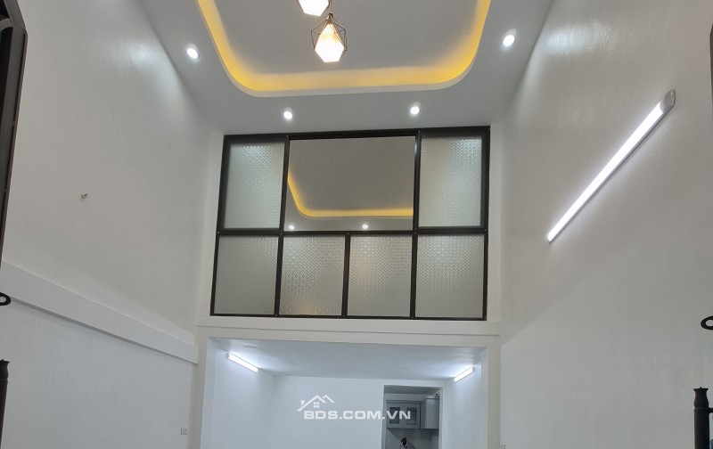 BÁN NHÀ ĐẸP 1.56 TỶ 2.5 TẦNG 31M2 ( TÂY NAM ) NGÕ LIÊN HÀ 1