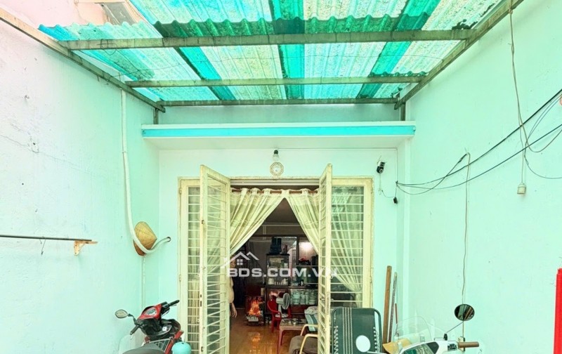 NHÀ HẺM XE HƠI GẦN CHỢ BÀ HOA - TIẾP GIÁP BẢY HIỀN THUẬN TIỆN DI CHUYỂN