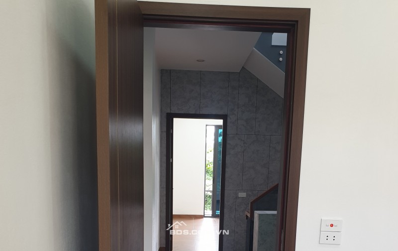 BÁN NHÀ  5.2 TỶ 3.5 TẦNG 60M2 CÓ GARA Ô TÔ MẶT ĐƯỜNG KHU ĐỒNG QUÝT