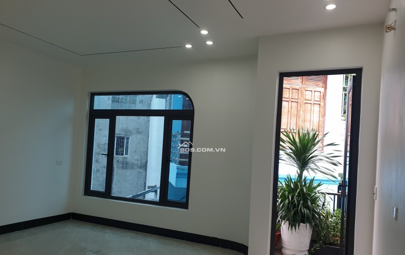 BÁN NHÀ ĐẸP 3.75 TỶ 4 TẦNG 48M2 CÓ GARA Ô TÔ TRUNG TÂM KHU BÃI VƯỢT