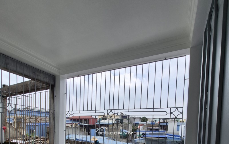 BÁN NHÀ 2.25 TỶ 3 TẦNG 41M2 NGÕ THÔNG GIỮA KHU BÃI VƯỢT