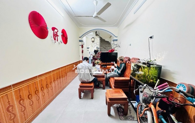 Trung tâm LÊ VĂN HIẾN 44m2  9 Tỷ LIỀN KỀ: HV TÀI CHÍNH + ĐH MỎ + CẢNH SÁT ND + BV ĐK PHƯƠNG ĐÔNG - PHÂN LÔ - Ô TÔ ĐỖ CỬA - NGÕ THÔNG - KINH DOANH