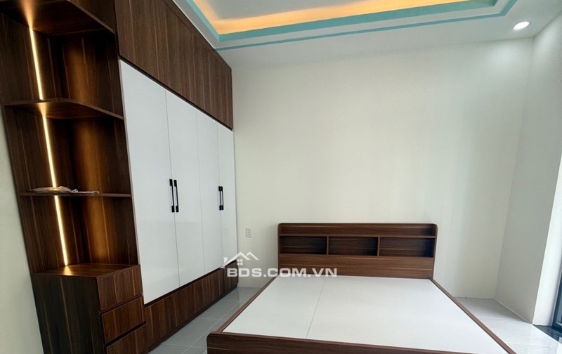 CẦN BÁN NHÀ HẺM XE HƠI GẦN CHỢ/ĐẠI HỌC CHỈ HƠN 3 TỶ