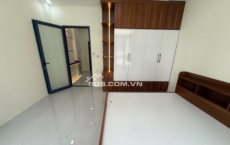 CẦN BÁN NHÀ HẺM XE HƠI GẦN CHỢ/ĐẠI HỌC CHỈ HƠN 3 TỶ