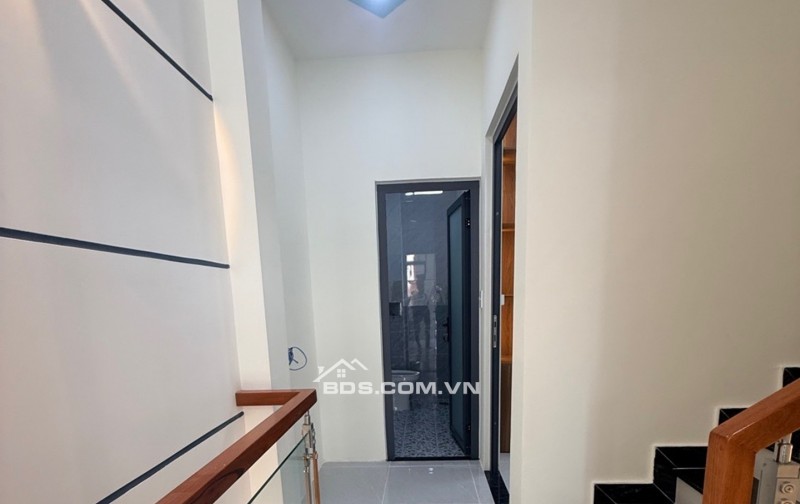 CẦN BÁN NHÀ HẺM XE HƠI GẦN CHỢ/ĐẠI HỌC CHỈ HƠN 3 TỶ