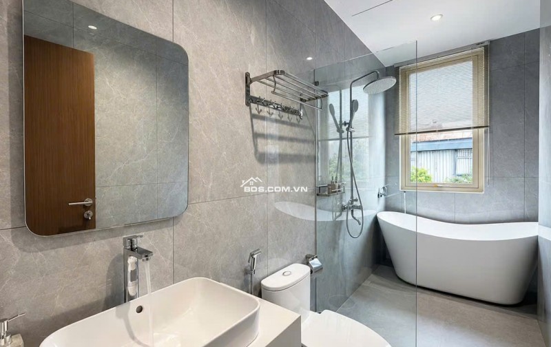 VILLA HỒ BƠI NGUYỄN ĐÌNH HOÀN, SƠN TRÀ, ĐÀ NẴNG