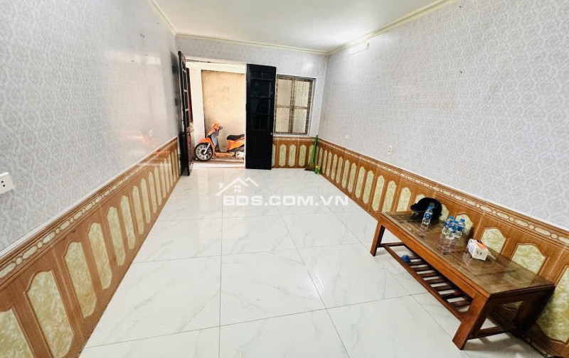 Bán nhà chính chủ 2,5 tầng ngõ 230/79 Định Công Thượng. LH:0968723972.