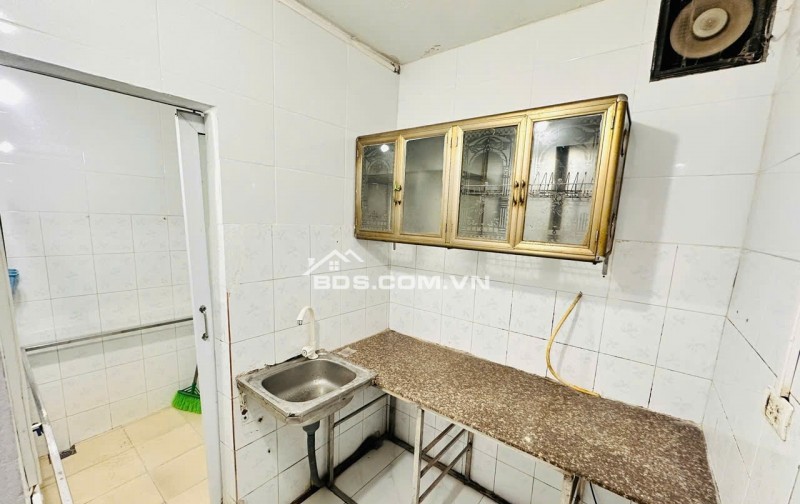 Bán nhà chính chủ 2,5 tầng ngõ 230/79 Định Công Thượng. LH:0968723972.