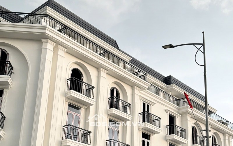 NHÀ PHỐ 5 TẦNG 247M2 SÀN , KHU ĐÔ THỊ ĐỒNG BỘ TIỆN ÍCH NỘI NGOẠI KHU, GIÁ CHỈ 3 TỶ 6 ĐƯỢC TẶNG THANG MÁY ( 300 TRIỆU)