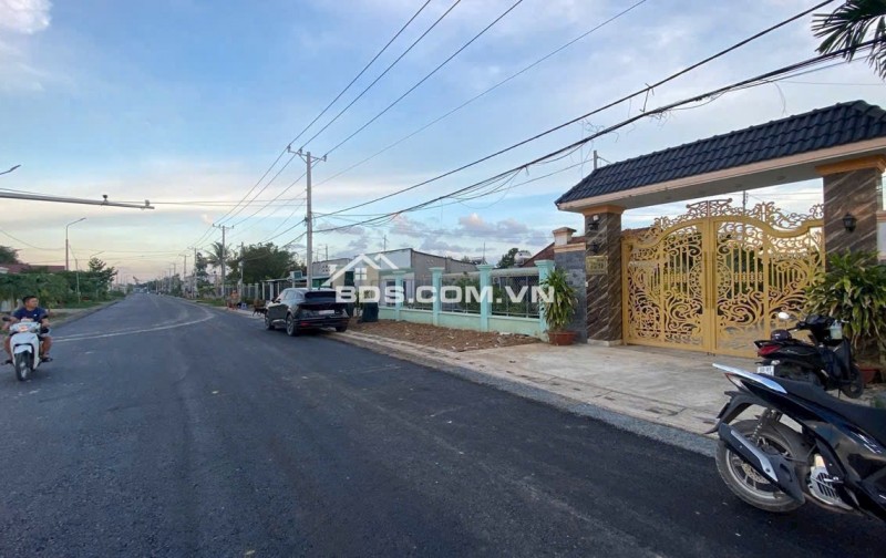 Bán Lô Đất Về Quê ngay 1 Sẹc Hương Lộ 32m Giá 1ty190 (còn thương lượng) Sổ hồng riêng thổ cư