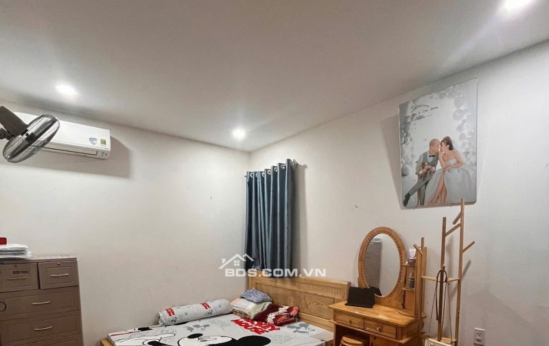 Giá 13tr/th, Chung cư Đặng Văn Ngữ, 68m2, 2PN, 2WC, PN, Nhà mới.