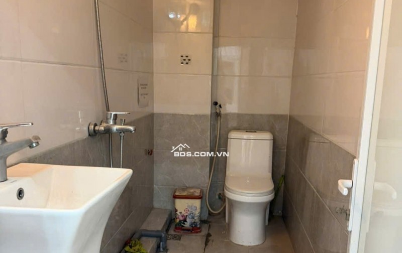 Cho thuê nhà 6 tầng,nhiều phòng,phù hợp nhiều mô hình kinh doanh,mặt đường 171 Cầu Diễn, 0387411622