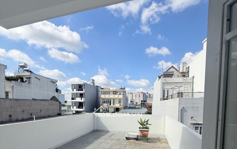 Nhà 1 trục đường Nguyễn Văn Quá, khu dân cư yên tĩnh. Gần trường học