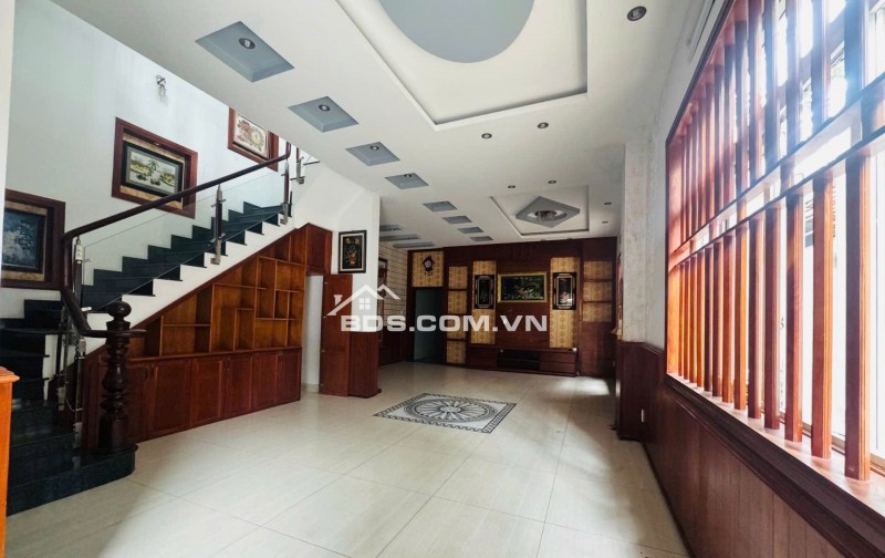 BIỆT THỰ  XẺ KHE KHANG ĐIỀN PHƯỜNG PHƯỚC LONG B, LIỀN KỀ KHU GIA HOÀ - THIÊN LÝ, GARA Ô TÔ TRONG NHÀ, NỘI THẤT GỖ PƠ MU LIM - 20.5 TỶ