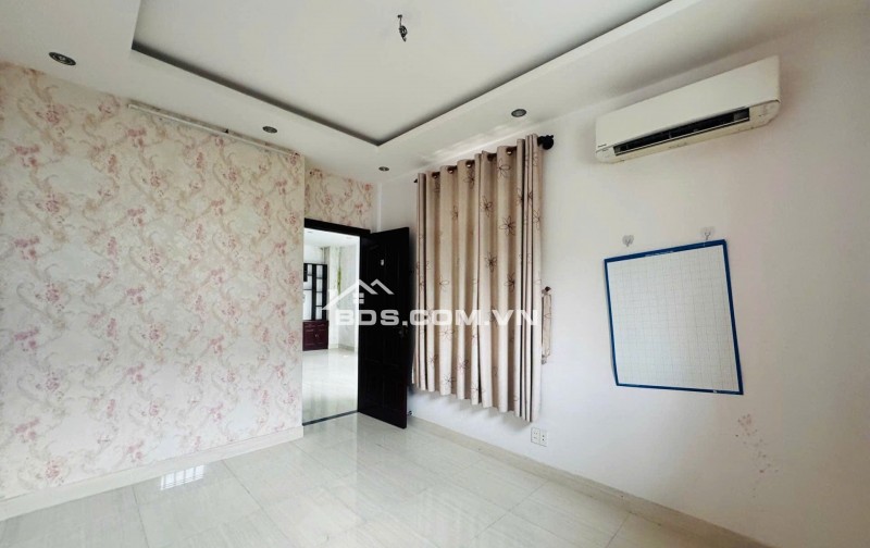 BIỆT THỰ  XẺ KHE KHANG ĐIỀN PHƯỜNG PHƯỚC LONG B, LIỀN KỀ KHU GIA HOÀ - THIÊN LÝ, GARA Ô TÔ TRONG NHÀ, NỘI THẤT GỖ PƠ MU LIM - 20.5 TỶ