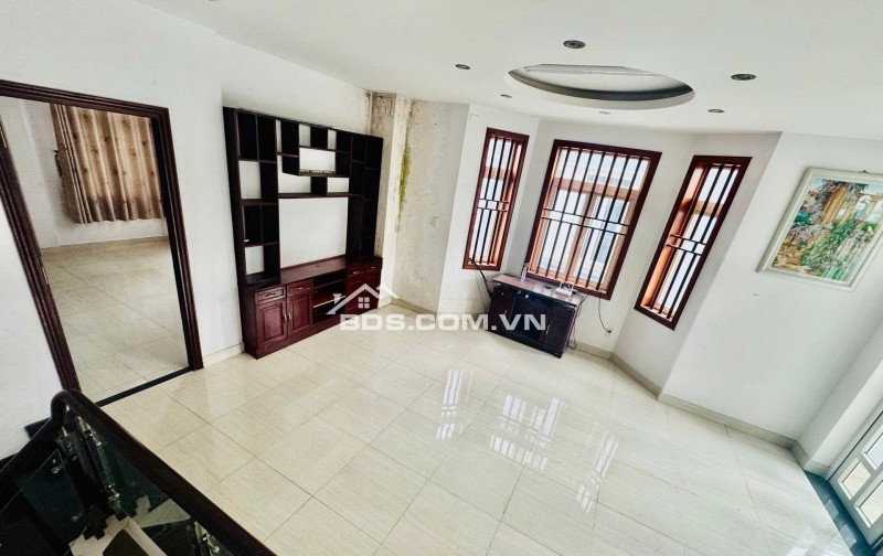 BIỆT THỰ  XẺ KHE KHANG ĐIỀN PHƯỜNG PHƯỚC LONG B, LIỀN KỀ KHU GIA HOÀ - THIÊN LÝ, GARA Ô TÔ TRONG NHÀ, NỘI THẤT GỖ PƠ MU LIM - 20.5 TỶ