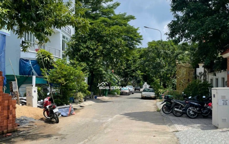 BIỆT THỰ  XẺ KHE KHANG ĐIỀN PHƯỜNG PHƯỚC LONG B, LIỀN KỀ KHU GIA HOÀ - THIÊN LÝ, GARA Ô TÔ TRONG NHÀ, NỘI THẤT GỖ PƠ MU LIM - 20.5 TỶ