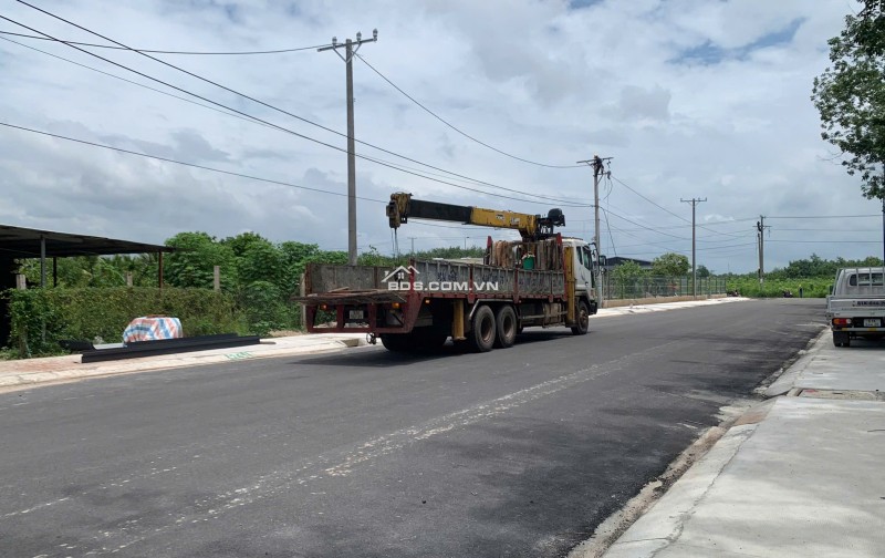 Cần bán nhanh khu đất vườn TT Chơn thành-TP Đồng Nai, dt 750m2 có sẵn 150 m2 thổ cư giá nhỉnh 1 tỷ