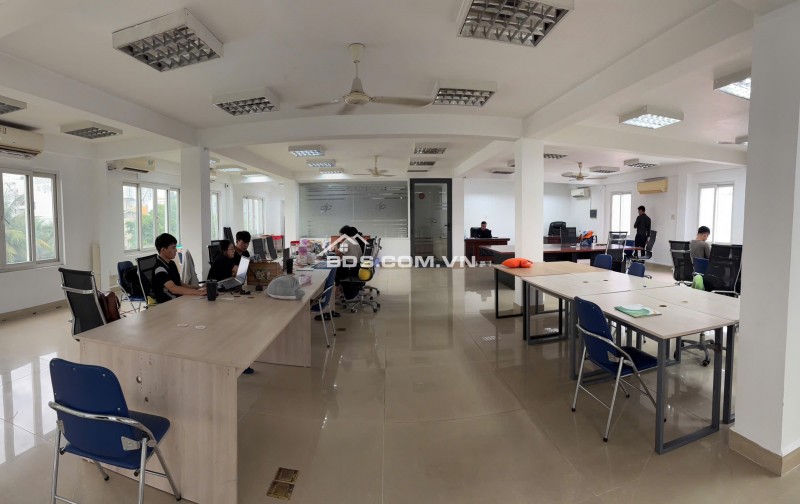  CHO THUÊ TẦNG VĂN PHÒNG – VỊ TRÍ ĐẸP GẦN SÂN BAY
