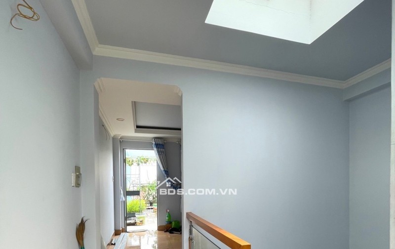 TRỤC ĐƯỜNG NGUYỄN VĂN QUÁ.KHÔNG QUY HOẠCH,DÂN CƯ YÊN TĨNH