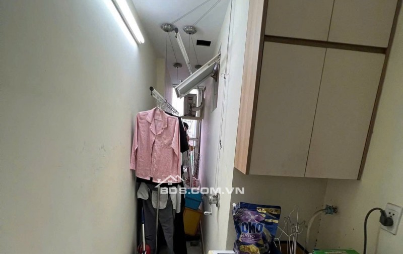 Giá thuê 13tr/th, Chung cư Screc, 68m2, 2PN, 2WC, Nội thất, Trường Sa, Q3.